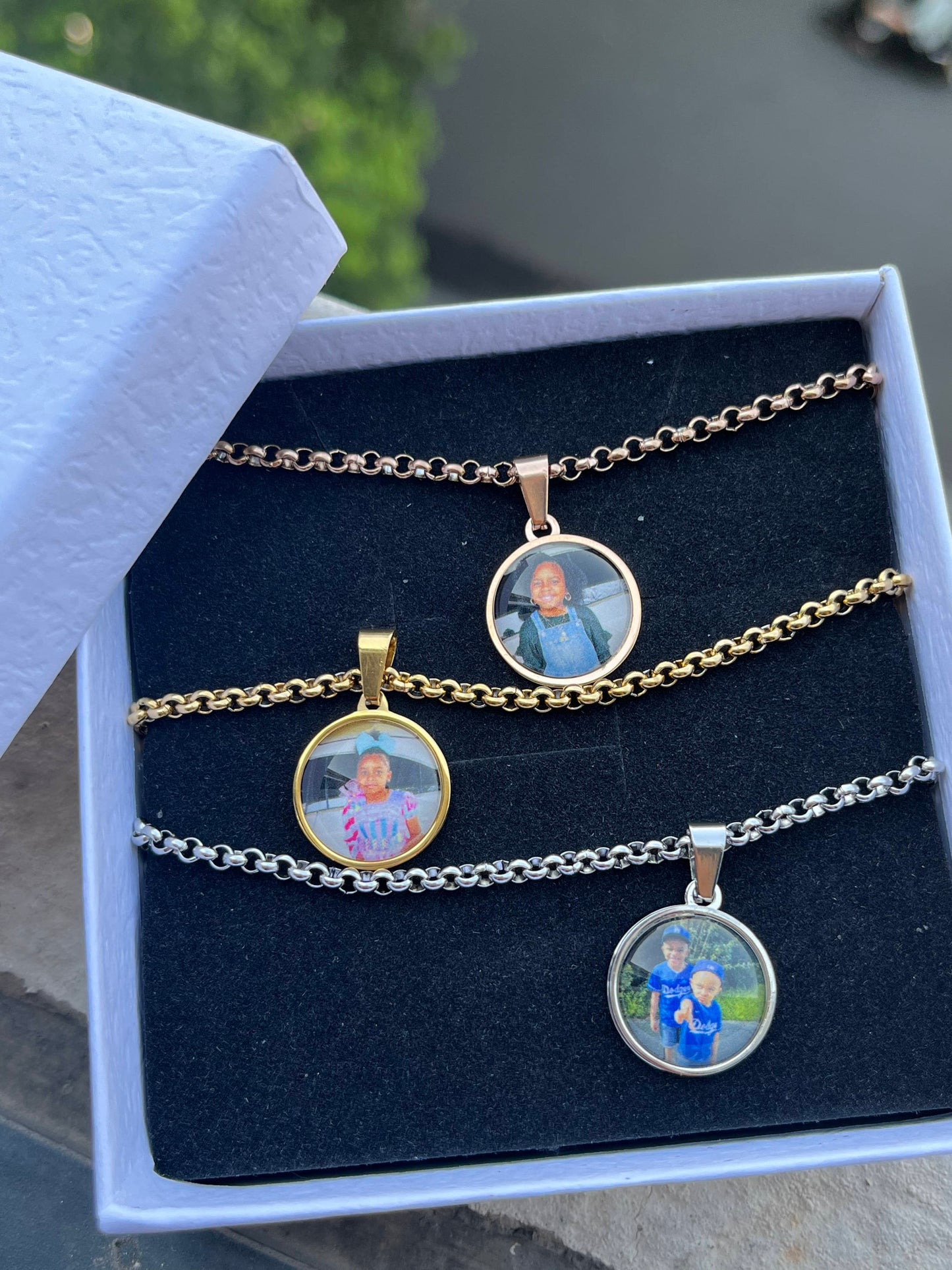 Dainty photo necklace