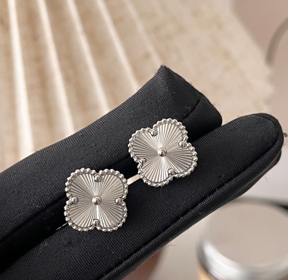 Cleef studs