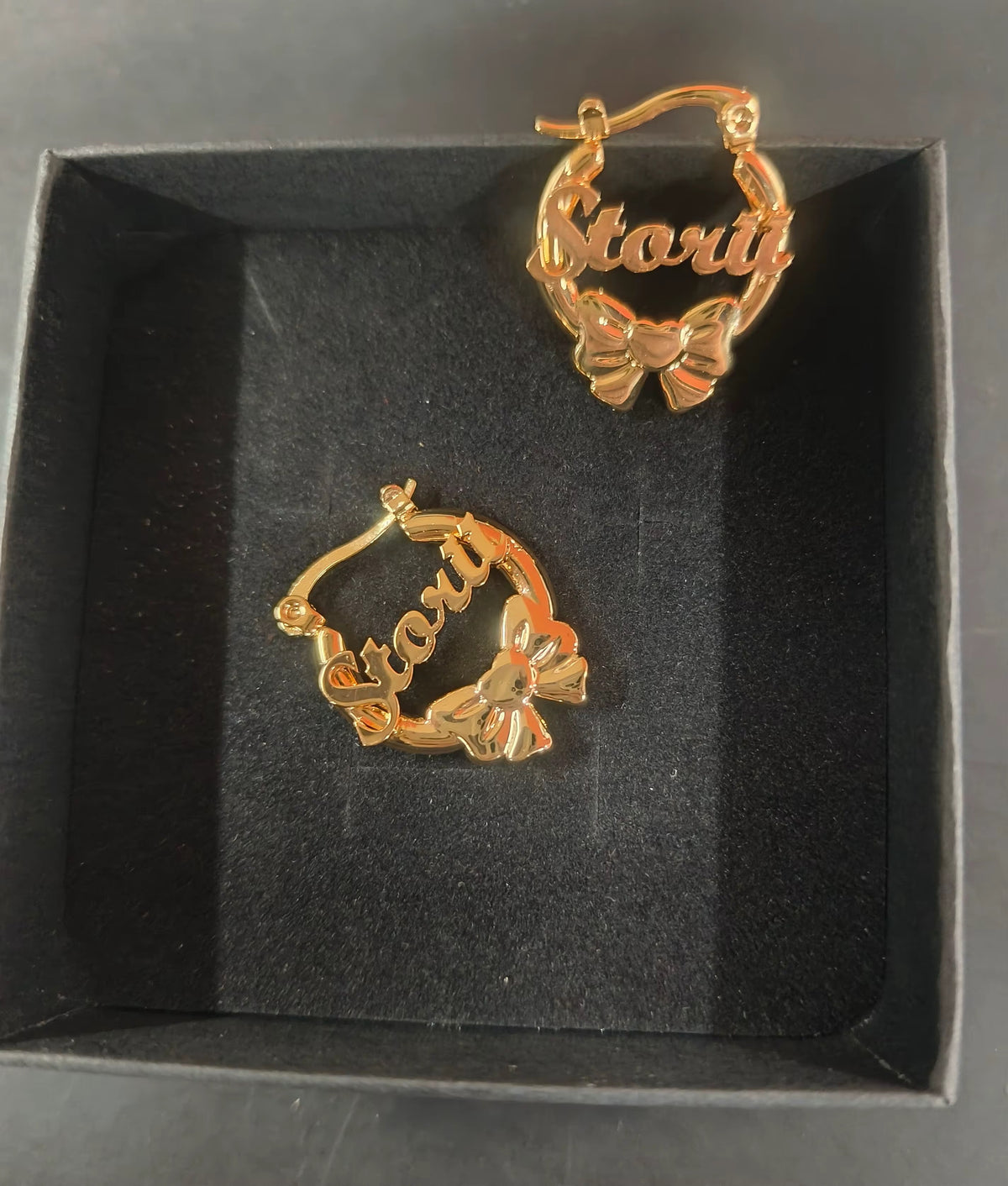 Girls love Bows Nameplate hoops