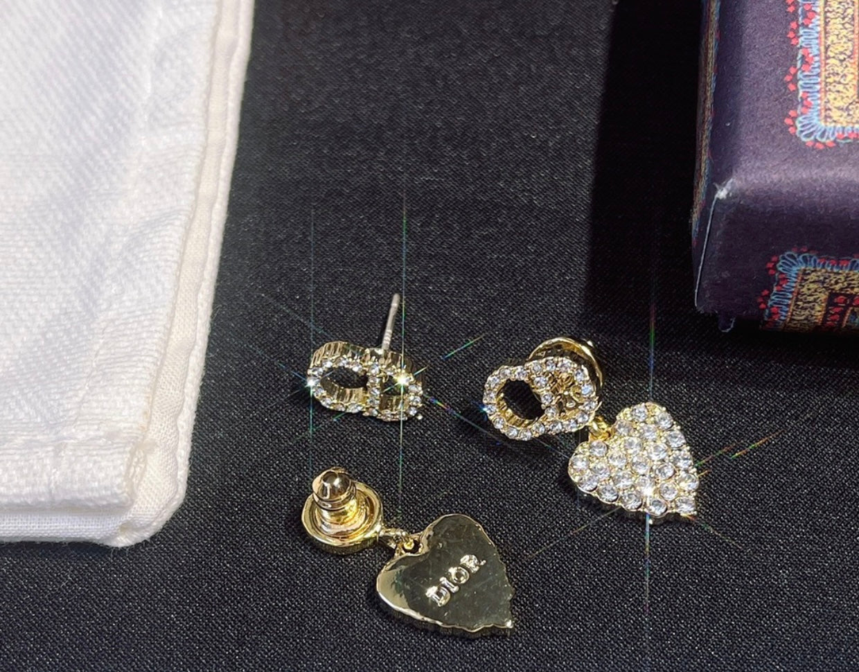 CD diamond stud heart earrings