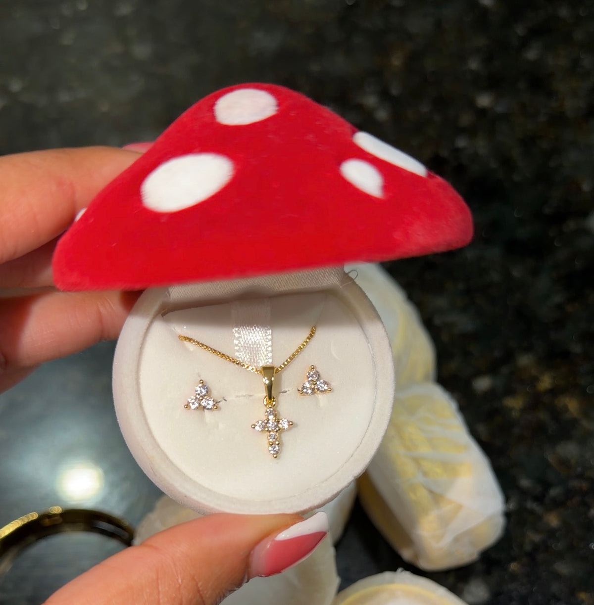 Baby Girl 2PC Dubai Bangle set w/FREE clover earrings & cross necklace